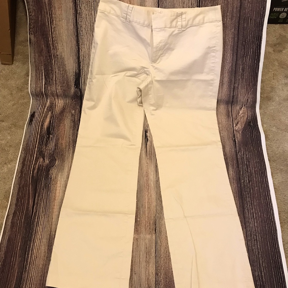 Women’s Banana Republic Khaki Pants size 12